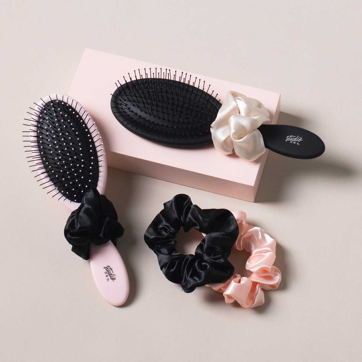 Detanglers & accessories
